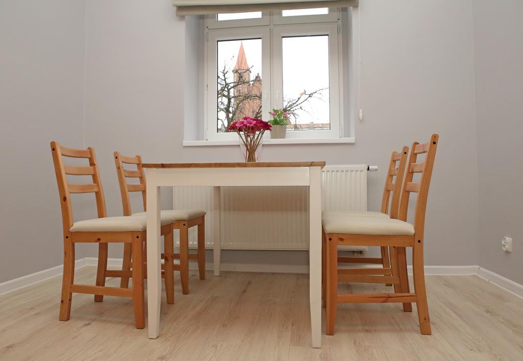 Apartamenty W Sercu Chelmna Хелмно Номер фото
